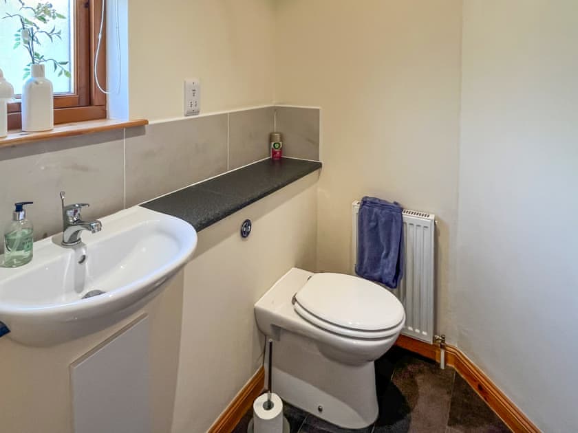 Bathroom | River View, Dalwhinnie