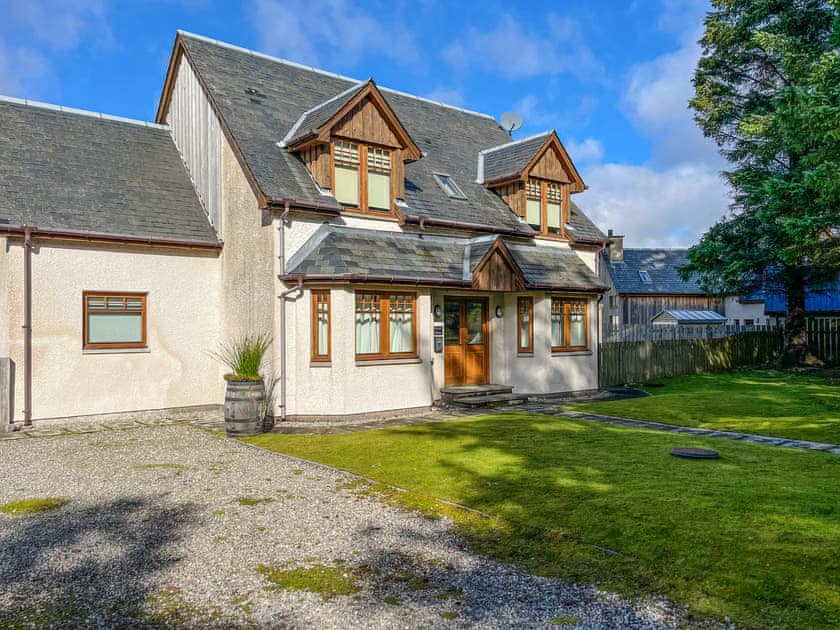 Exterior | River View, Dalwhinnie