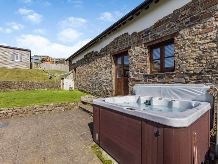 Hot tub | Smuggler’s Retreat - Smuggler’s Retreat and Atlantic House, Hartland Point