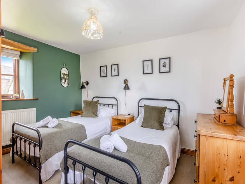 Twin bedroom | Smuggler’s Retreat - Smuggler’s Retreat and Atlantic House, Hartland Point