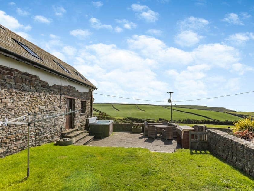 Exterior | Smuggler’s Retreat - Smuggler’s Retreat and Atlantic House, Hartland Point