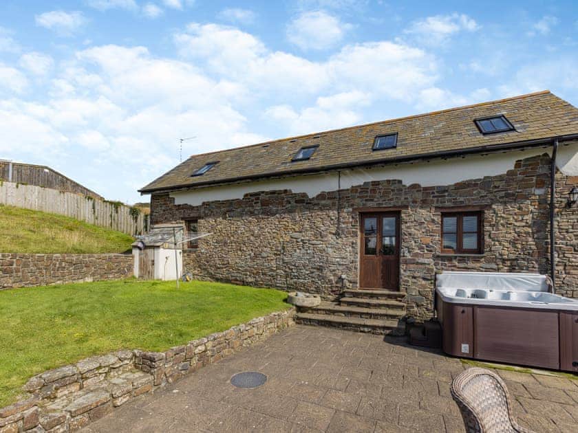 Exterior | Smuggler’s Retreat - Smuggler’s Retreat and Atlantic House, Hartland Point