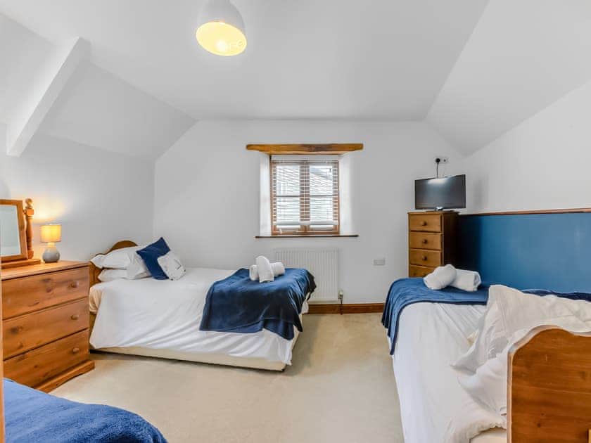 Triple bedroom | Atlantic House - Smuggler’s Retreat and Atlantic House, Hartland Point