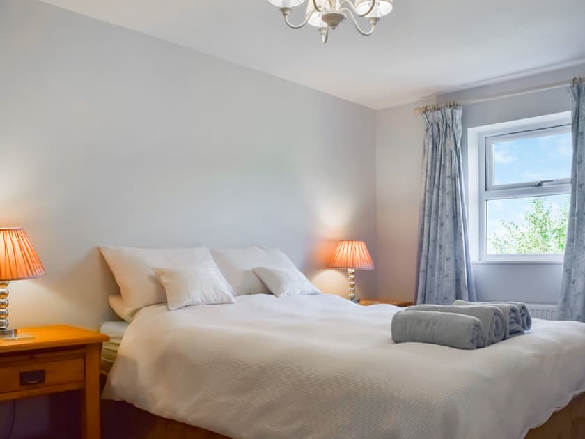 Welcoming double bedded room | The House on the Green, Chipping Norton