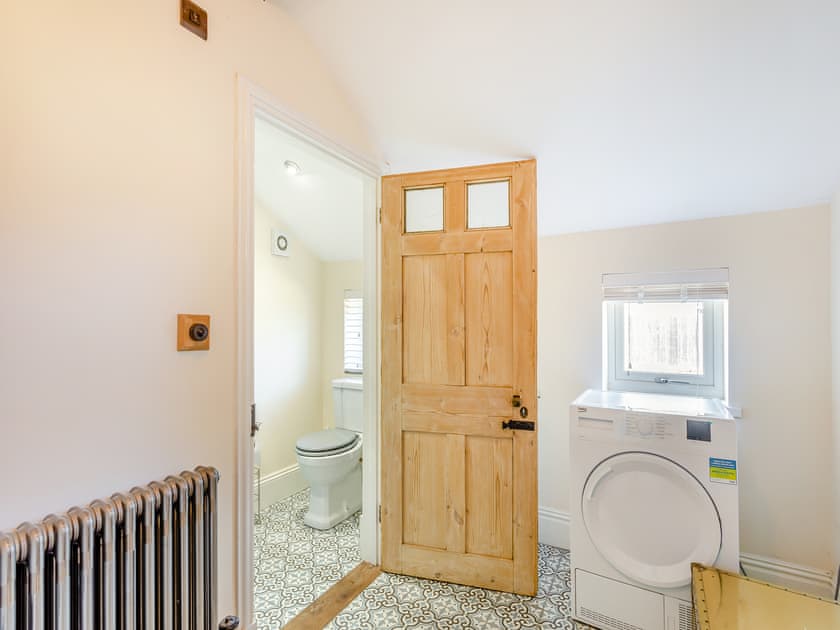 Bathroom | Cathedral View Farmhouse, Ely