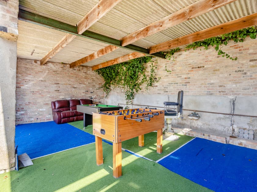 Outdoor area | Cathedral View Farmhouse, Ely