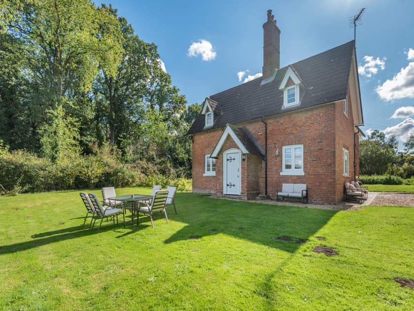 Exterior | Bankside Cottage, Revesby, near Boston