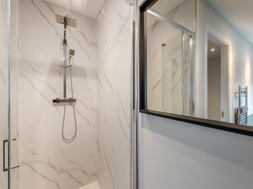 Bathroom | The Caddy’s Lodge - The Drive Cottages, Bamburgh