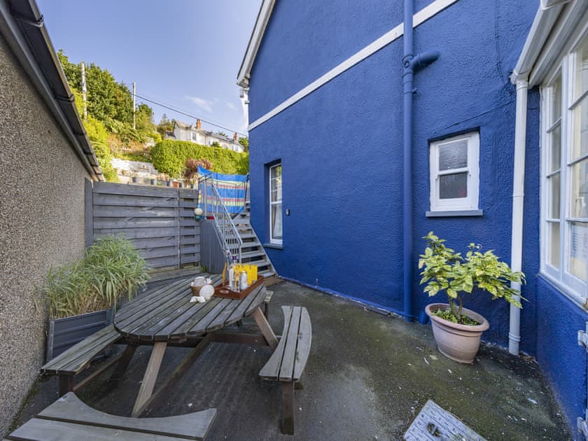 Sitting-out-area | Pencartref, Aberdyfi