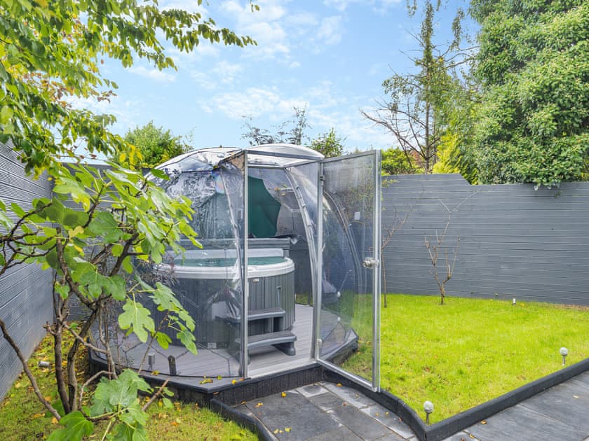 Jacuzzi | Manchester’s Hidden Gem, Timperley, Greater Manchester