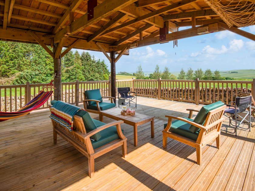 Sitting-out-area | Cobweb Cottage - Soppit Farm Cottages, Elsdon