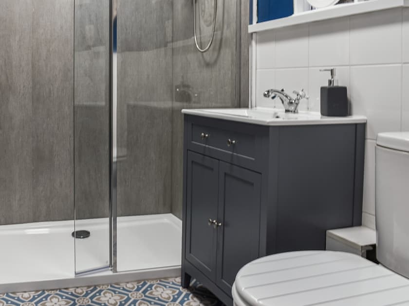 Bathroom | Seals Cove, Polzeath