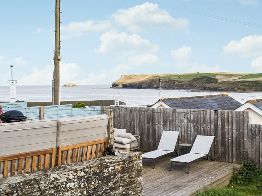 Sitting-out-area | Seals Cove, Polzeath