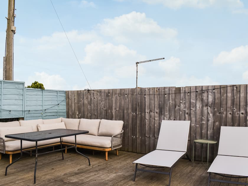 Sitting-out-area | Seals Cove, Polzeath