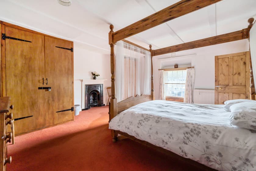 Bedroom 1 Four poster King Size bed with en suite | Park Farmhouse, Chideock, near Bridport