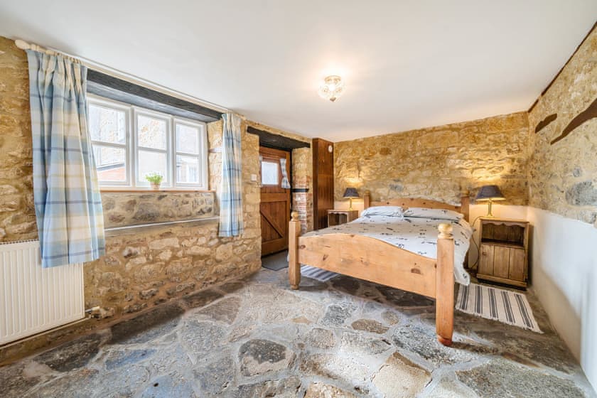 Bedroom 8 The Creamery Annexe Ground Floor Double bed with ensuite | Park Farmhouse, Chideock, near Bridport