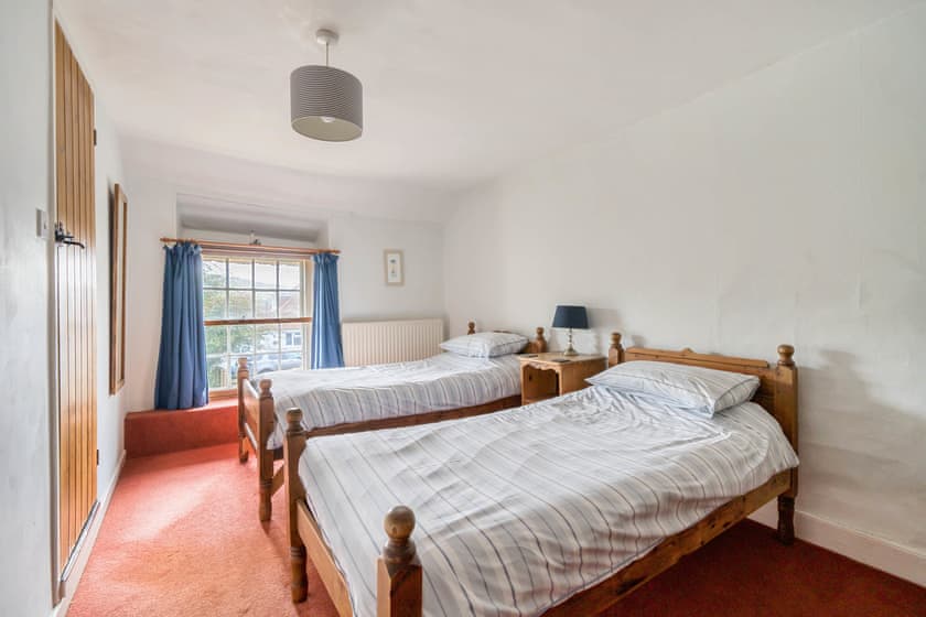 Bedroom 3 Twin bedroom with ensuite | Park Farmhouse, Chideock, near Bridport