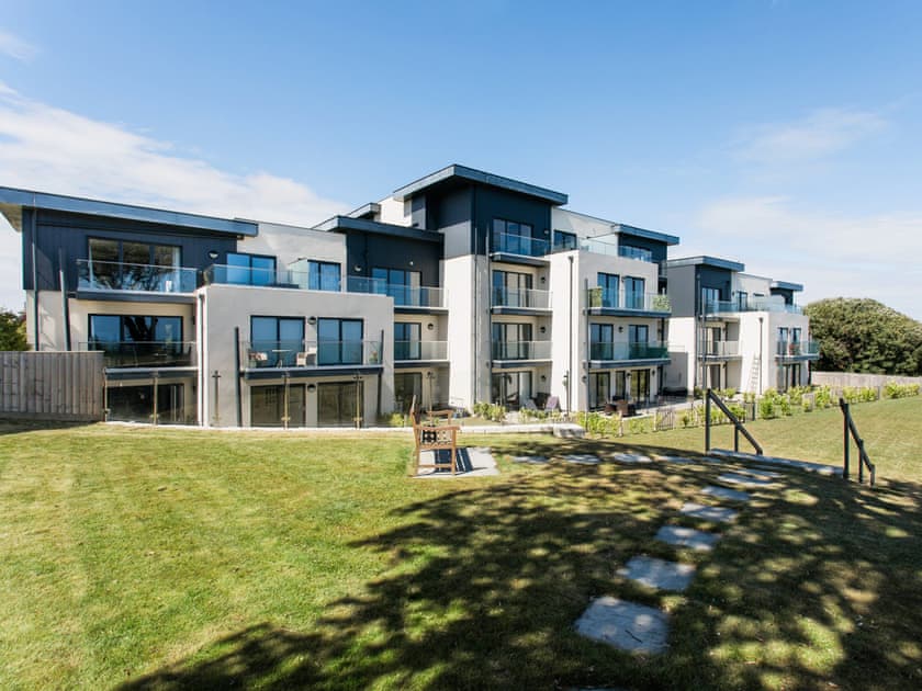 Exterior | Seascape - Royal Cliff Apartments, Sandown