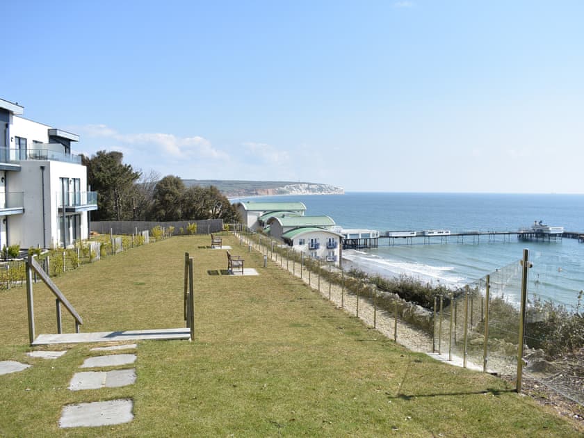 Garden and grounds | Seascape - Royal Cliff Apartments, Sandown
