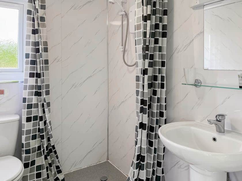 Shower room | Green Yurt - Clochforbie Yurts, Fisherie