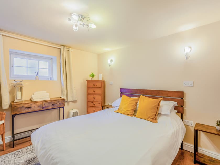 Double bedroom | Hillview Cottage, North Nibley, near Dursley
