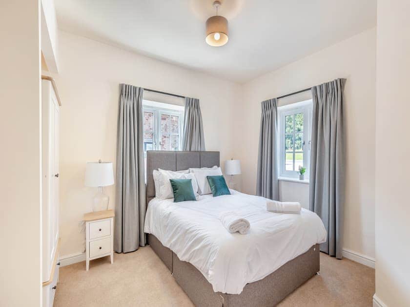Double bedroom | No 7 - Cheltenham - Tedsmore Hall Estate Properties, Oswestry