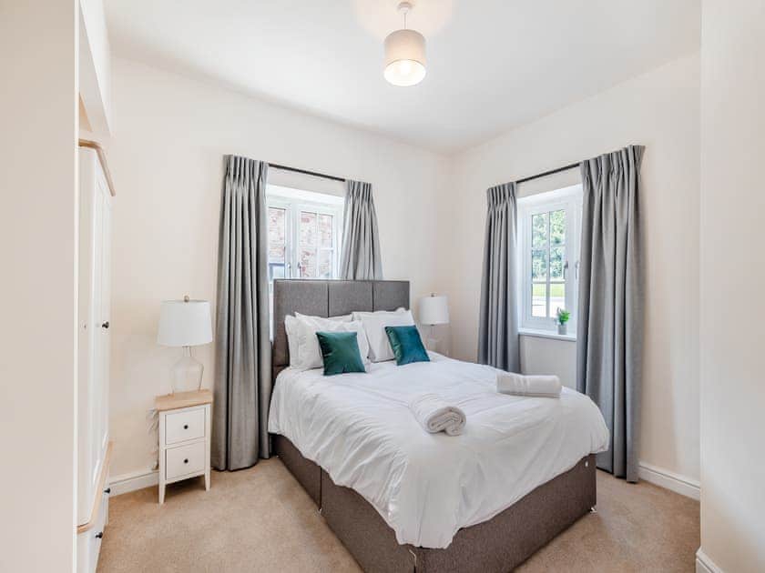 Double bedroom | Tedsmore Hall Estate properties - No 2 - Chepstow - Tedsmore Hall Estate Properties, Oswestry