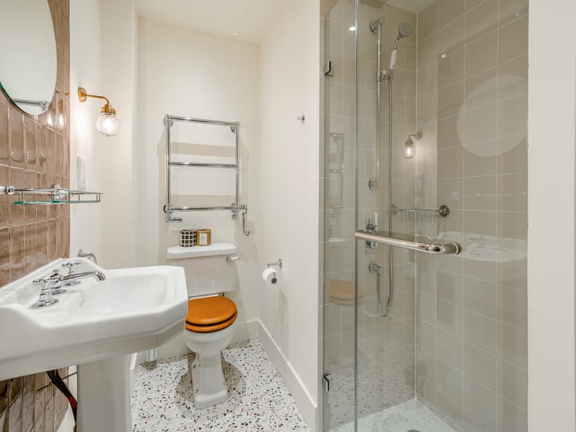 Shower room | Baillies Cottage - Croiscrag Lodge, Rannoch, near Pitlochry
