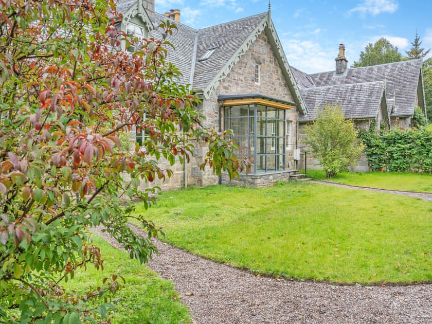 Exterior | Baillies Cottage - Croiscrag Lodge, Rannoch, near Pitlochry