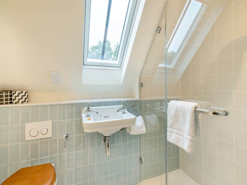 Bathroom | Wardens Cottage - Croiscrag Lodge, Rannoch, near Pitlochry