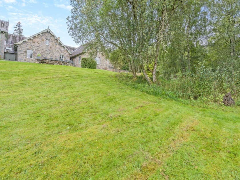 Garden | Wardens Cottage - Croiscrag Lodge, Rannoch, near Pitlochry