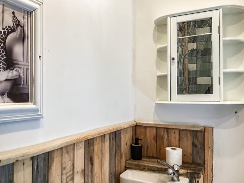 Bathroom | The Bothy - Tain Glamping, Tain
