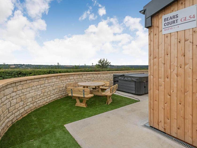 Sitting-out-area | Bears Court Unit 1 - Bears Court, Little Rissington