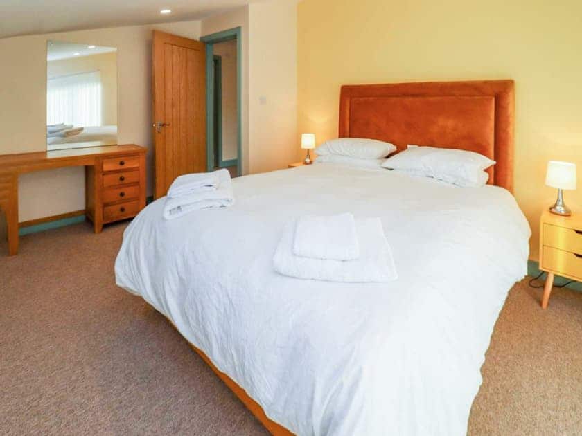 Double bedroom | Bears Court Unit 1 - Bears Court, Little Rissington