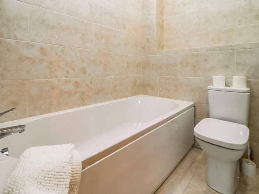 Bathroom | Bears Court Unit 2 - Bears Court, Little Rissington