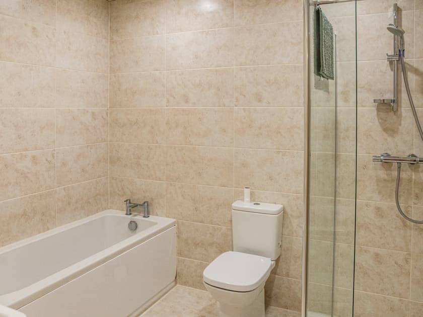 Bathroom | Bears Court Unit 7 - Bears Court, Little Rissington