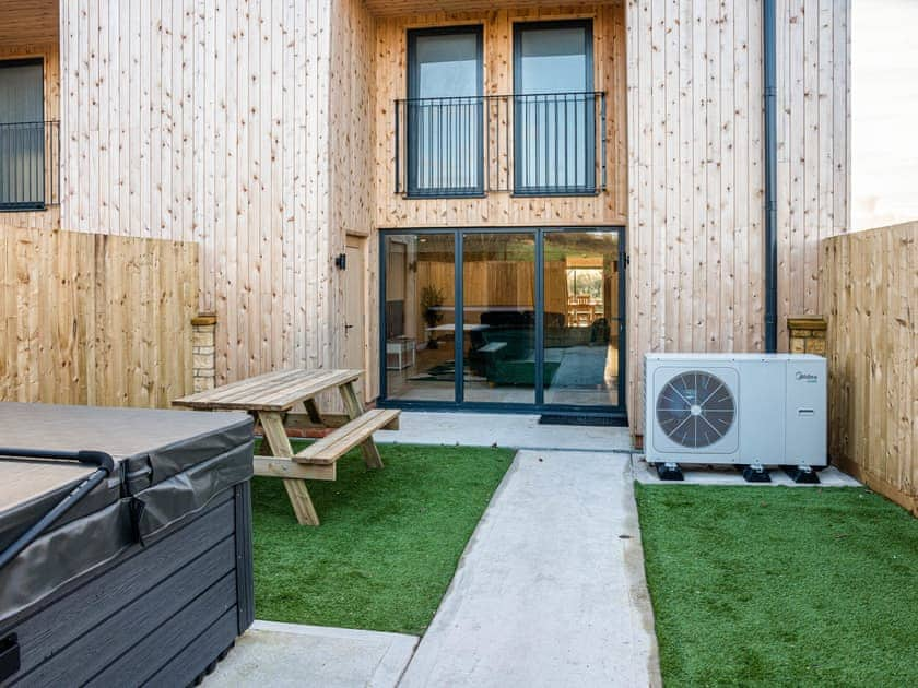 Exterior | Bears Court Unit 5 - Bears Court, Little Rissington