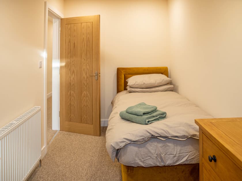Twin bedroom | Bears Court Unit 5 - Bears Court, Little Rissington