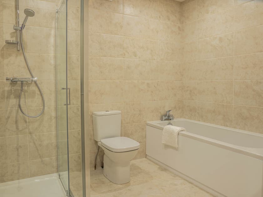 Bathroom | Bears Court Unit 5 - Bears Court, Little Rissington