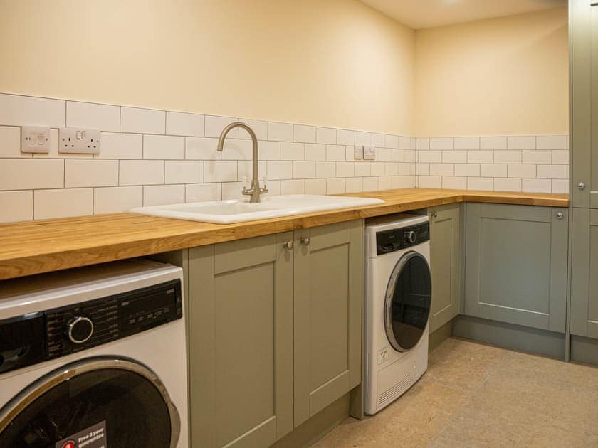 Utility room | Bears Court Unit 5 - Bears Court, Little Rissington