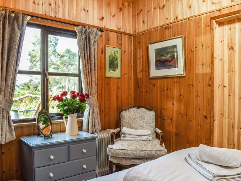 Double bedroom | The Cottage at Dockens Water, Linwood, near Ringwood