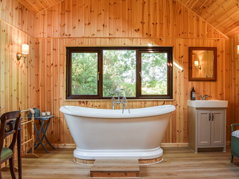 Bathroom | The Cottage at Dockens Water, Linwood, near Ringwood