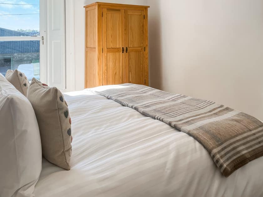 Double bedroom | West Nevay Farm House, Newtyle, near Blairgowrie