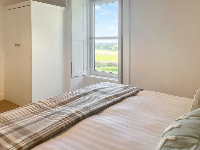 Double bedroom | West Nevay Farm House, Newtyle, near Blairgowrie