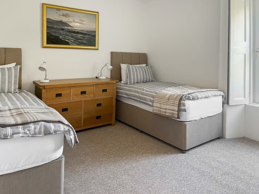Twin bedroom | West Nevay Farm House, Newtyle, near Blairgowrie