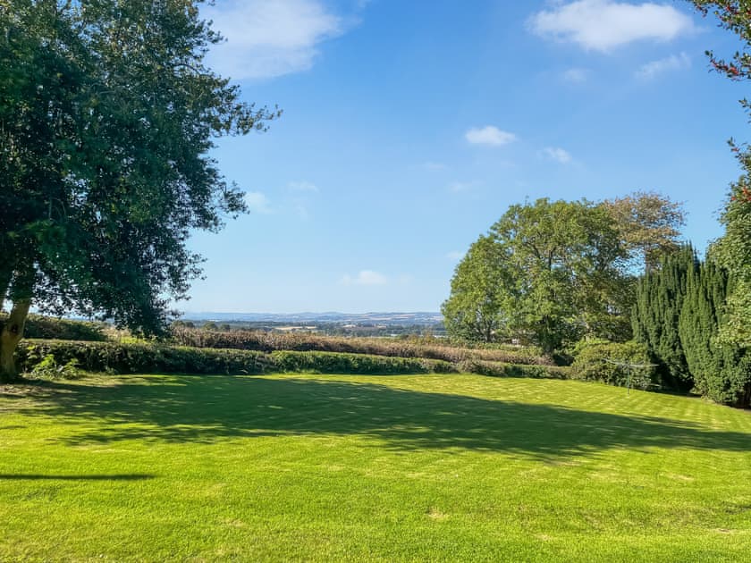 Surrounding area | West Nevay Farm House, Newtyle, near Blairgowrie