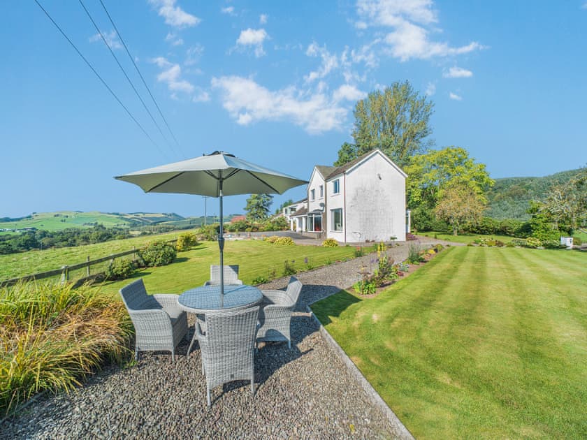 Sitting-out-area | Hydee House, Dumfries