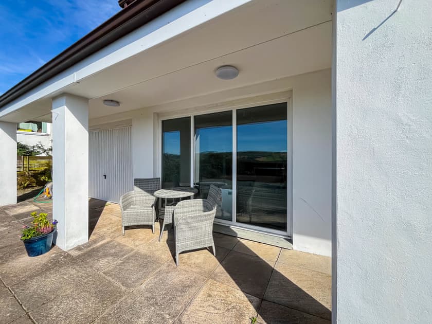 Sitting-out-area | Hydee House, Dumfries