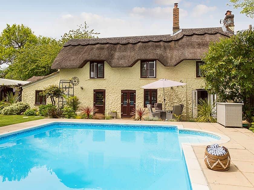 Swimming pool | Flanders Cottage, Lymington