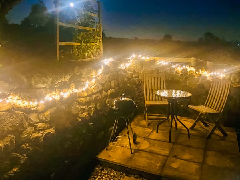 Sitting-out-area | Cricketer’s Cottage, Ipstones, near Leek